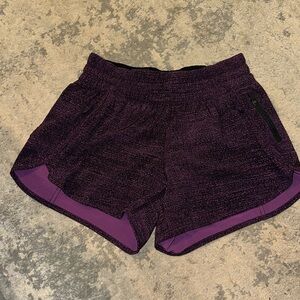 Lululemon tracker low-rise lined 4” short size 8